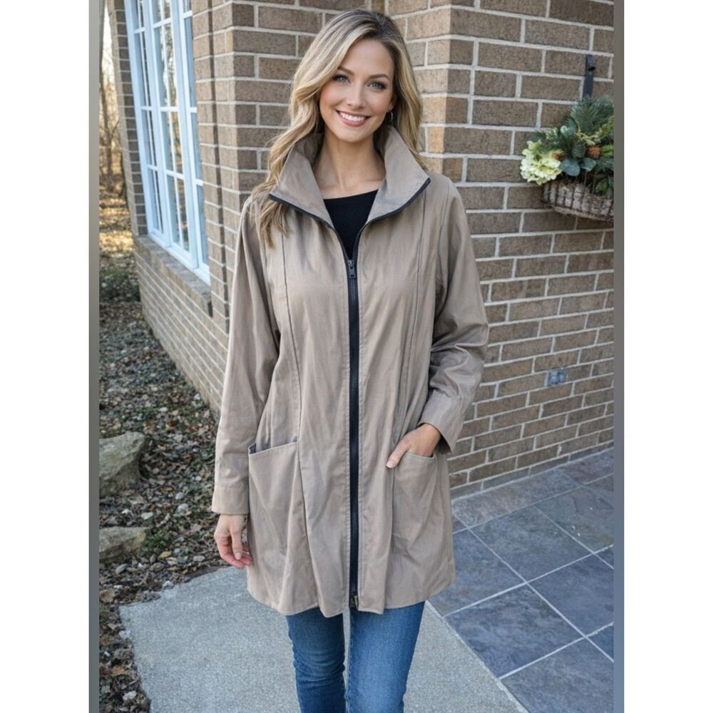 Marlalyce Ferree Women's Tan Jacket